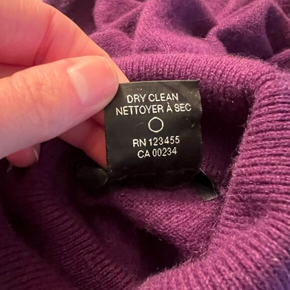 Lord & Taylor purple 100% cashmere turtle neck sweater - Picture 4 of 7